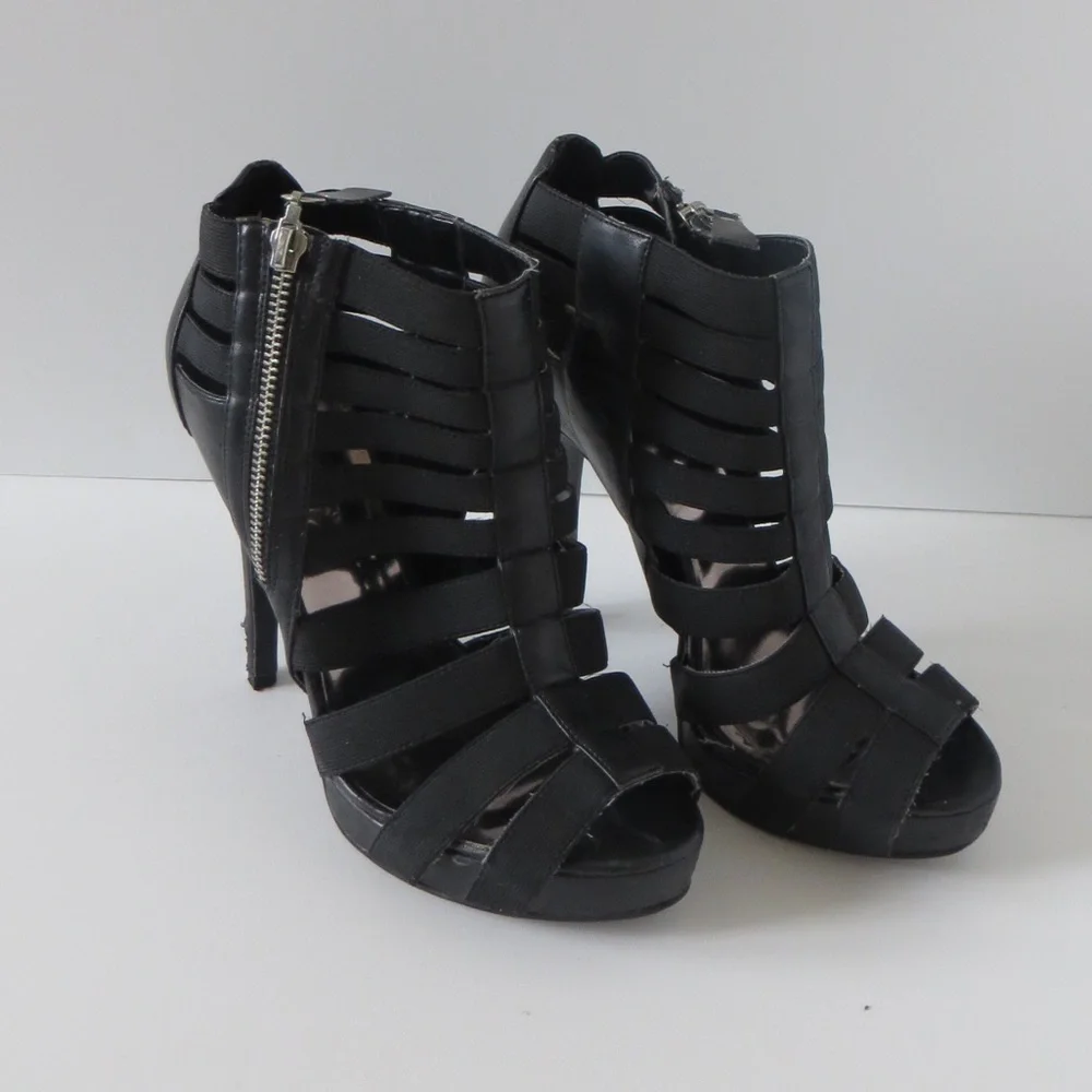 Carlos Santana Black Bandage Caged Peeptoe Sandals, Size 7.5 🔴CLEARANCE🔴